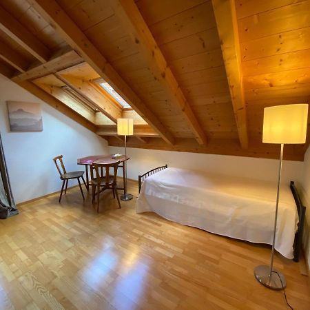 Atelier 67 Bed and Breakfast Obersaxen Exterior foto